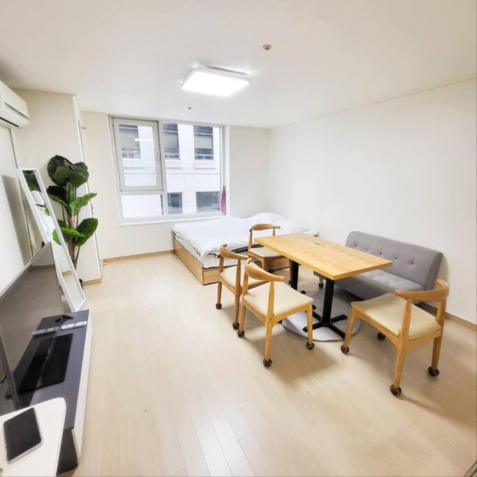 Gangnam Apartment